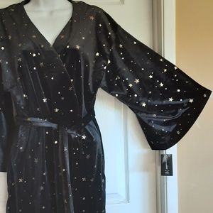 NWT Inc Intimates specialty velour bath robe